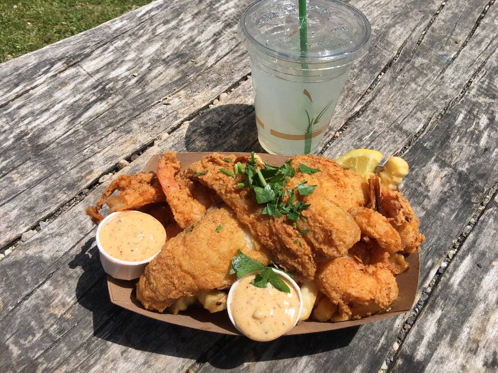 Handsome Hanks | restaurant | 1904 Surf Ave, Brooklyn, NY 11224, USA | 6465042187 OR +1 646-504-2187