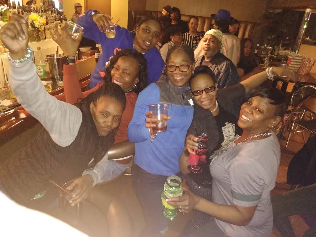 Stardust Lounge | restaurant | 3736 Inkster Rd, Inkster, MI 48141, USA | 3132773810 OR +1 313-277-3810