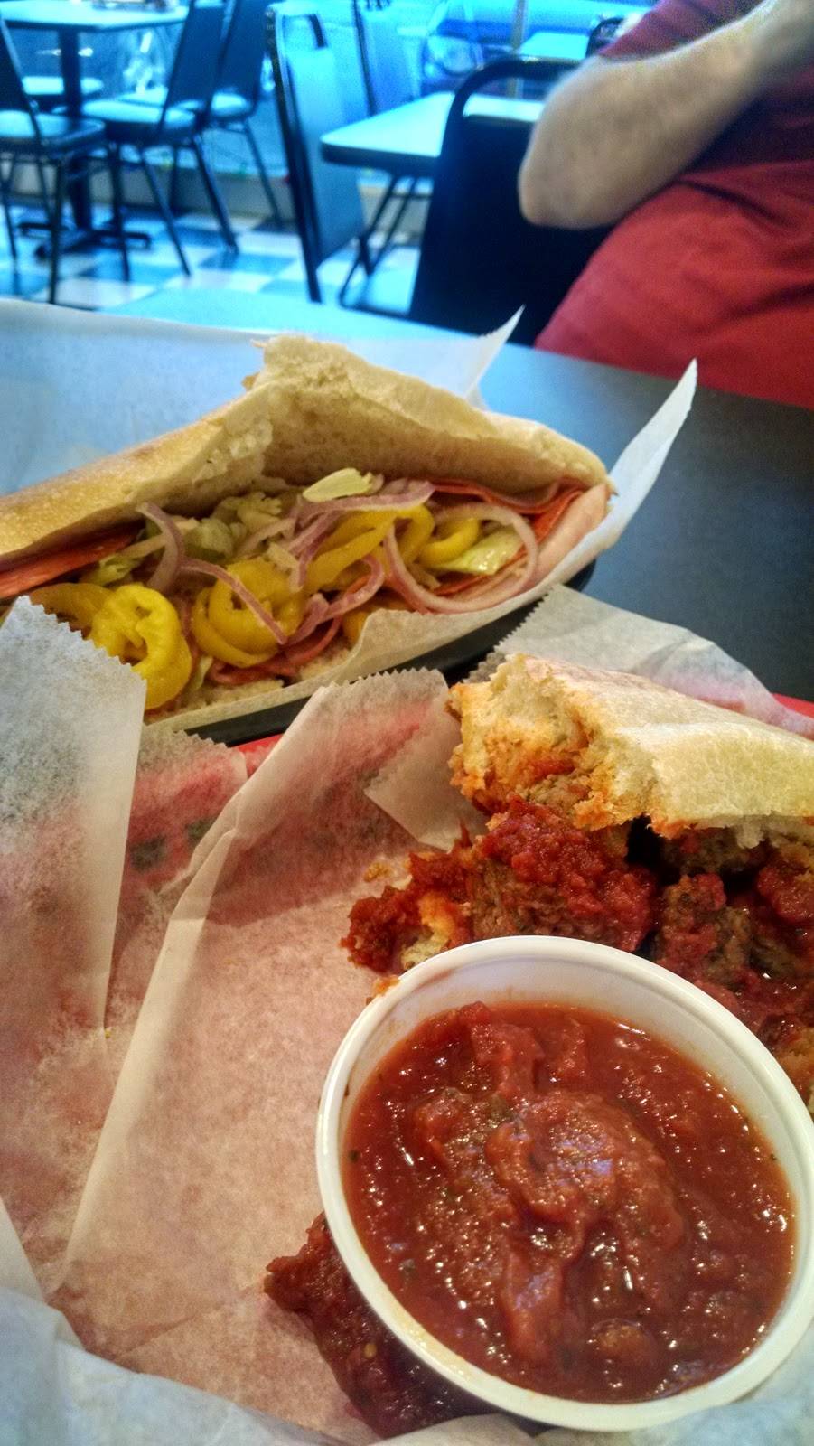 Richies Pizzeria & Grill | restaurant | 253 Vestal Pkwy E, Vestal, NY 13850, USA | 6072394074 OR +1 607-239-4074