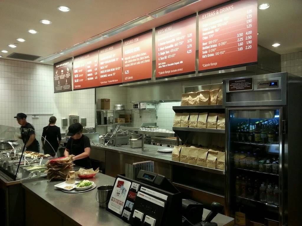 Chipotle Mexican Grill | restaurant | 24405 Town Center Dr, Valencia, CA 91355, USA | 6612842461 OR +1 661-284-2461