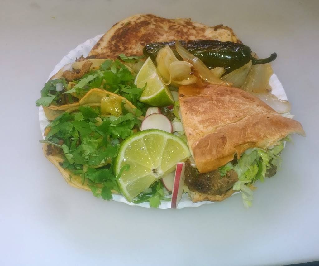 Tacos Expressz Chena | restaurant | 1640 E University Ave, Des Moines, IA 50316, USA | 5157780378 OR +1 515-778-0378