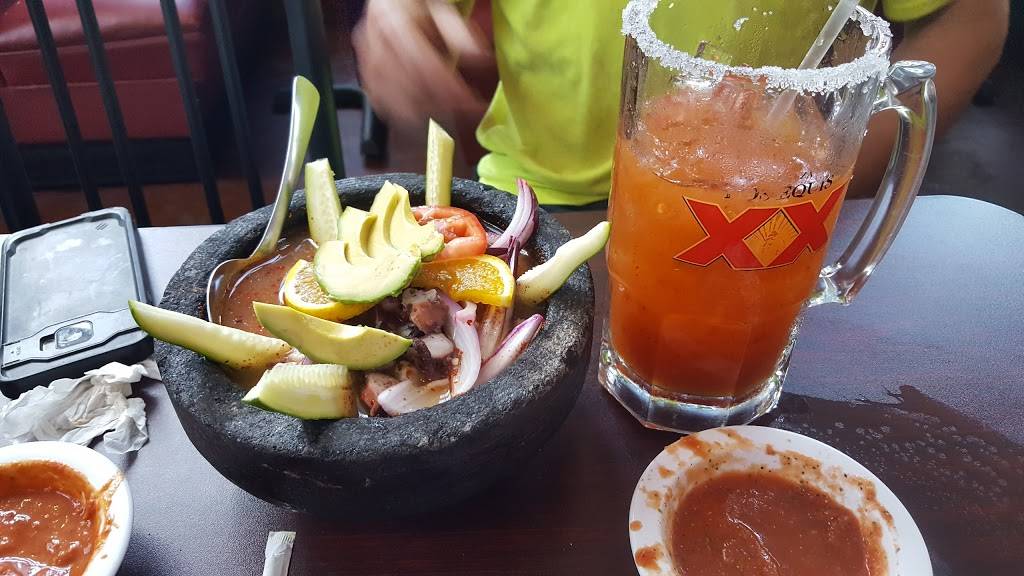 Luna Mexican Seafood Bar & Grill | restaurant | 3606 N Elm St M, Greensboro, NC 27455, USA | 3362869040 OR +1 336-286-9040