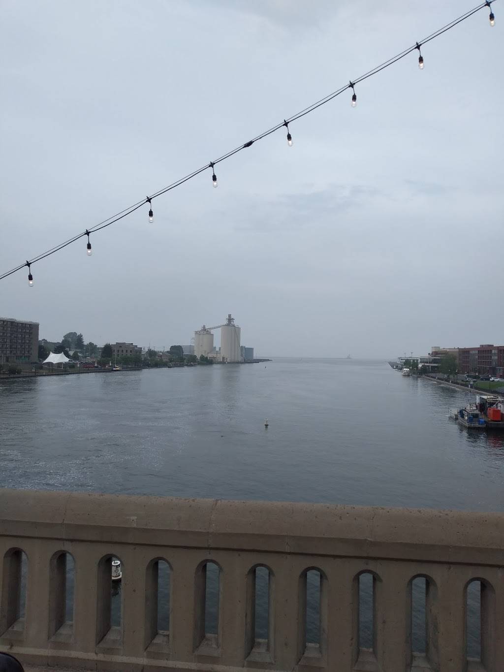 Subway | restaurant | 21 E Bridge St, Oswego, NY 13126, USA | 3153427827 OR +1 315-342-7827