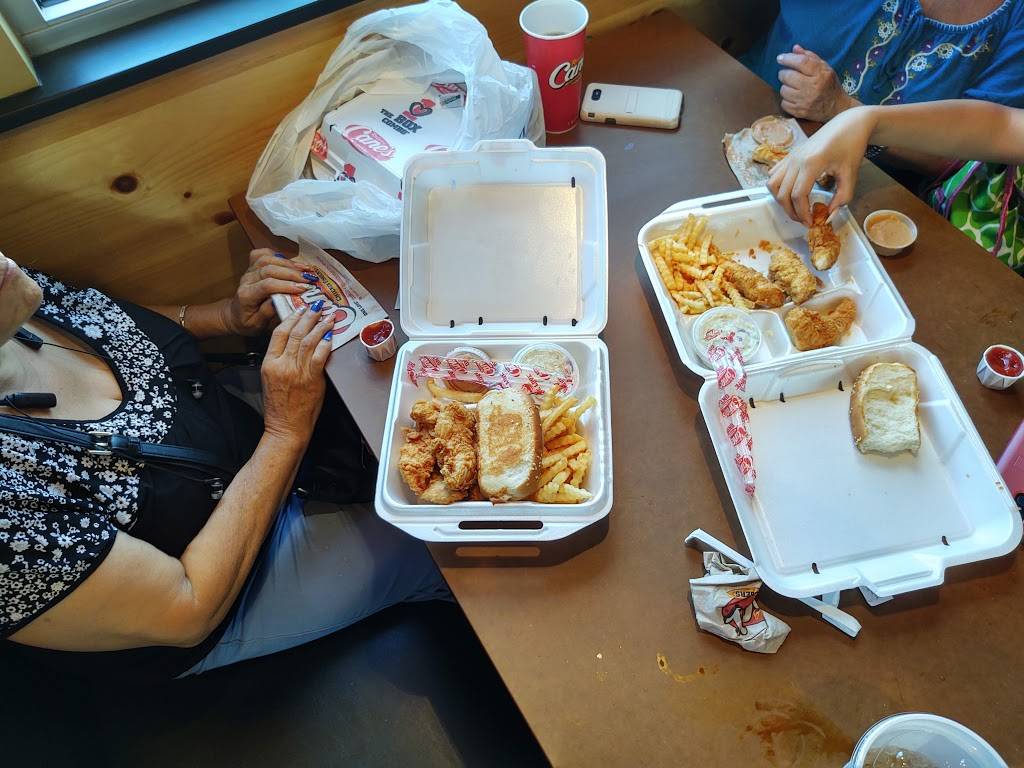 Raising Canes Chicken Fingers | meal takeaway | 2031 N Mesa St, El Paso, TX 79902, USA | 9153514303 OR +1 915-351-4303