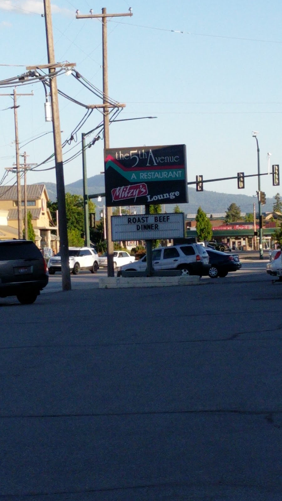 Mitzys Lounge | night club | 807 Fifth Ave, Sandpoint, ID 83864, USA | 2082630596 OR +1 208-263-0596