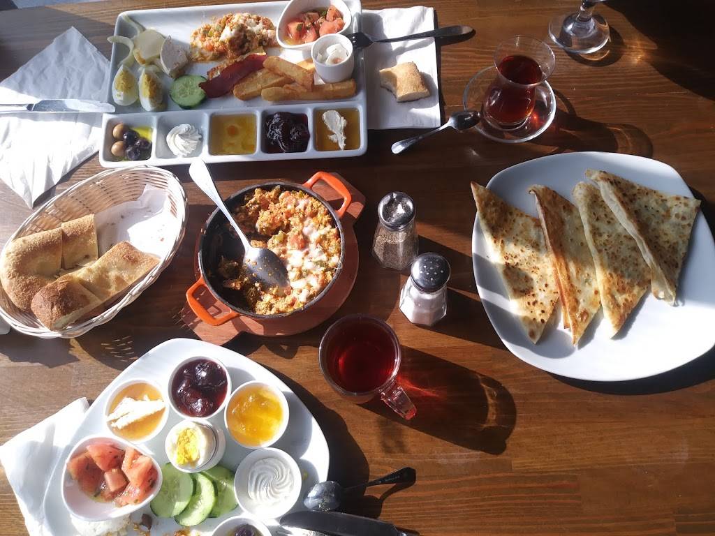 Marmaris Cafe | restaurant | 820 River Rd, Edgewater, NJ 07020, USA | 2019439090 OR +1 201-943-9090