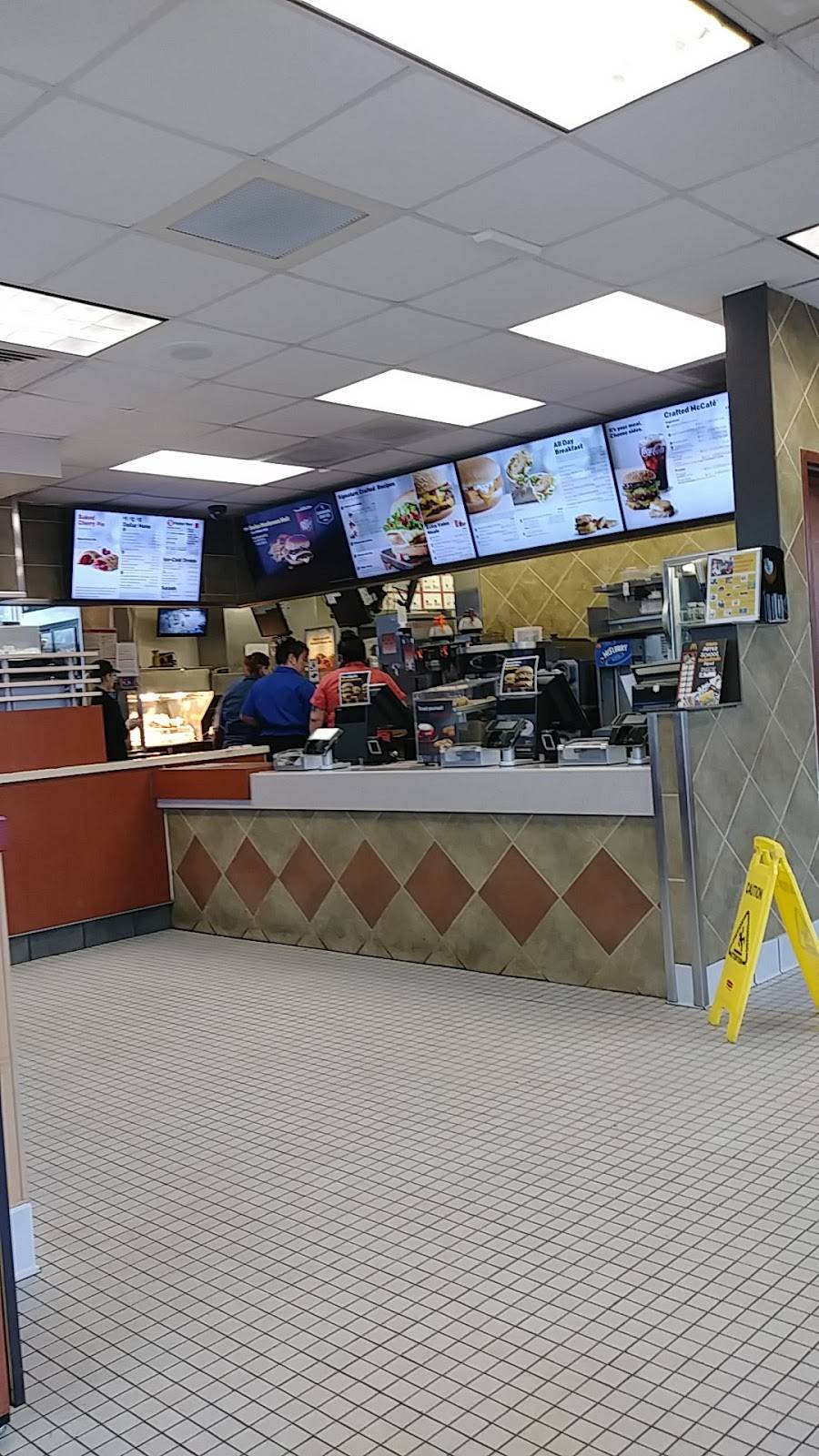 McDonalds | cafe | 620 N County Line St, Fostoria, OH 44830, USA | 4194352126 OR +1 419-435-2126