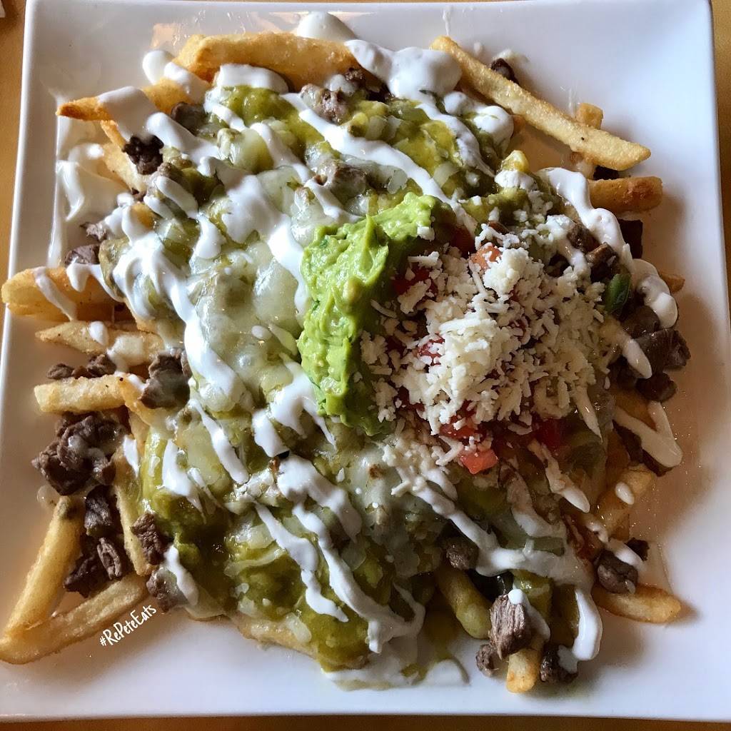 Pineapple Cafe & Mexican Grill | restaurant | 7864 S Howell Ave, Oak Creek, WI 53154, USA | 4143045756 OR +1 414-304-5756