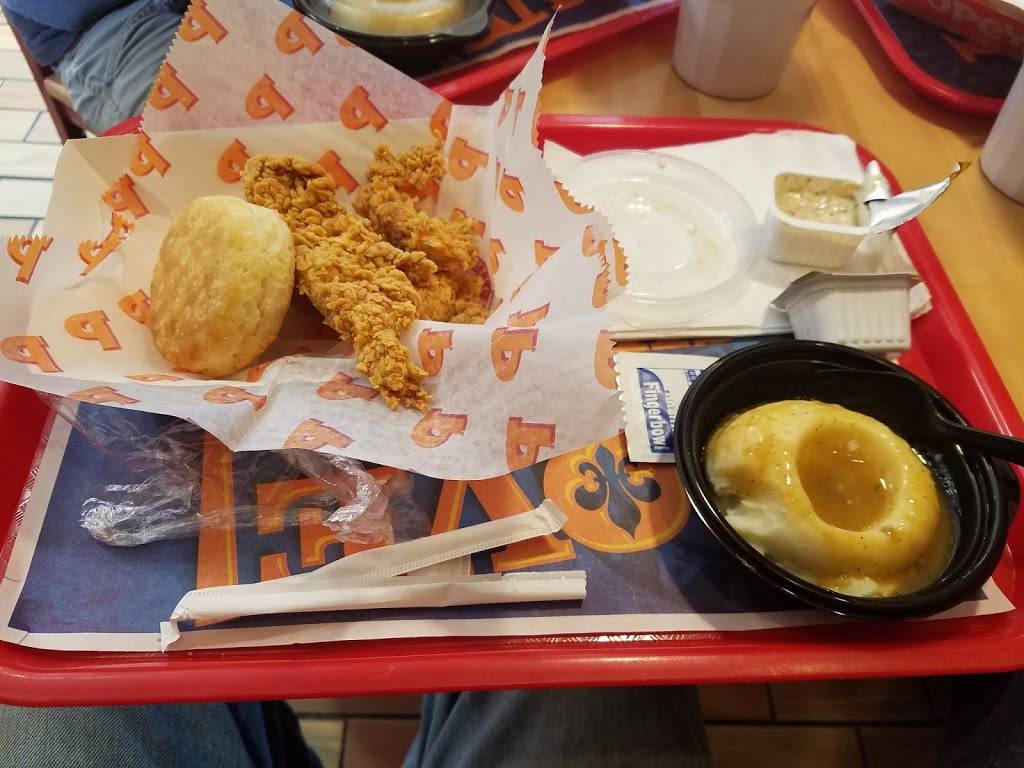 Popeyes Louisiana Kitchen | restaurant | 7706 Landover Rd, Landover, MD 20785, USA | 3013415630 OR +1 301-341-5630