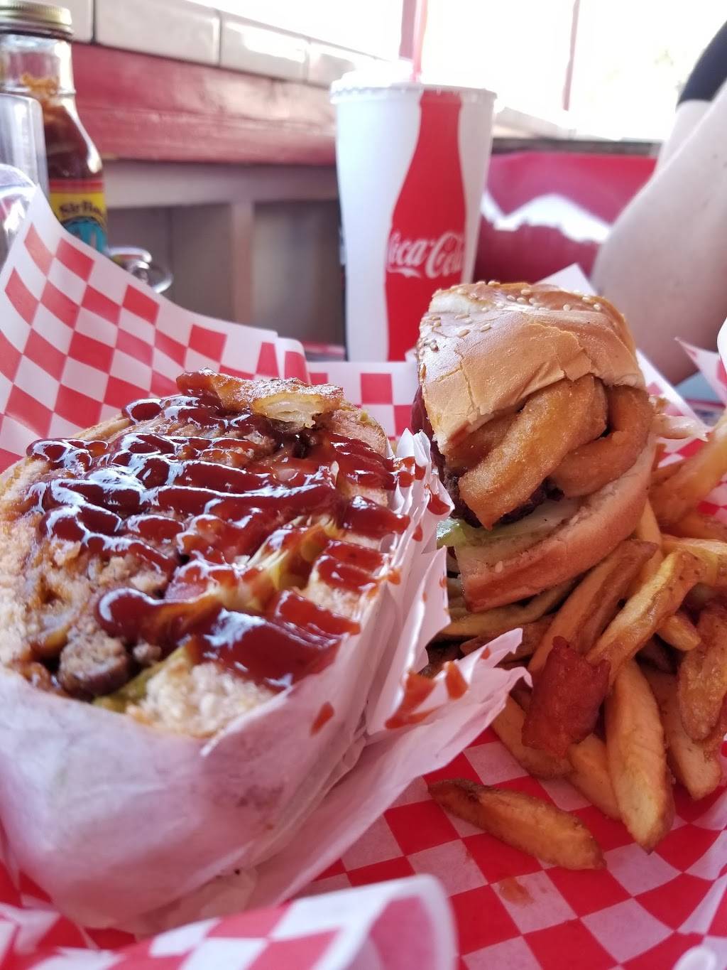 Mad Madelines | restaurant | 28495 Old Town Front St, Temecula, CA 92590, USA | 9516993776 OR +1 951-699-3776