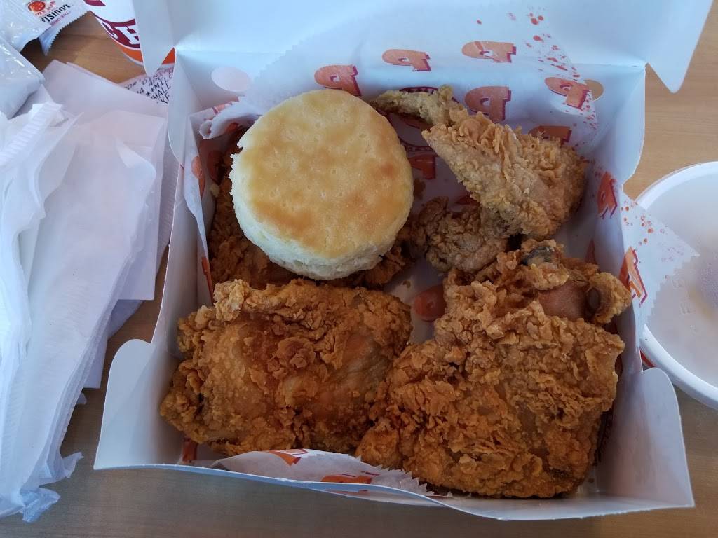 Popeyes Louisiana Kitchen | restaurant | 100 Debaun Loop, Chesapeake, VA 23320, USA | 7573511943 OR +1 757-351-1943