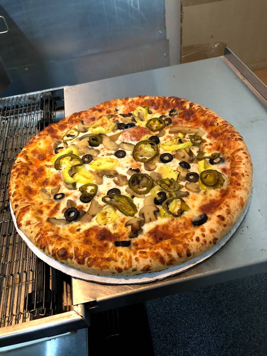 Hunt Brothers Pizza | meal takeaway | 1137 N Castle Heights Ave, Lebanon, TN 37087, USA | 6157844092 OR +1 615-784-4092