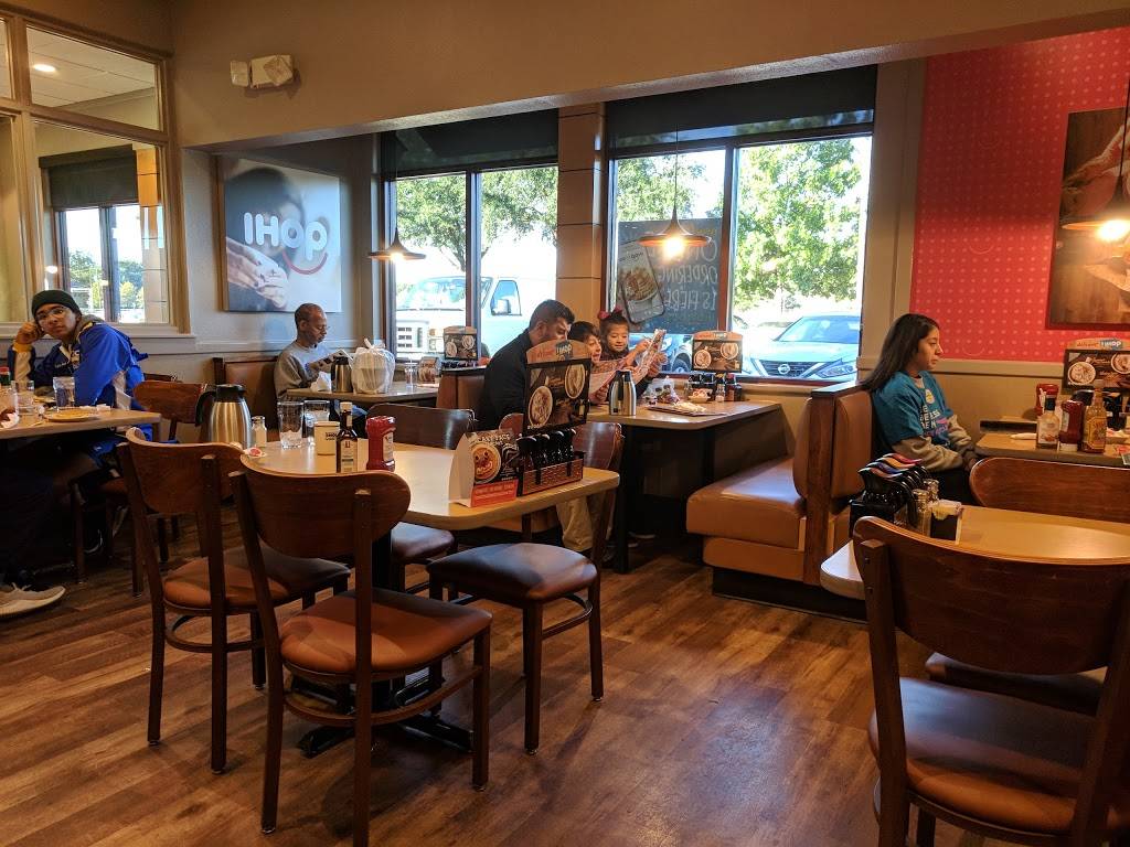 IHOP | restaurant | 7830 N Central Expy, Dallas, TX 75206, USA | 2143466520 OR +1 214-346-6520