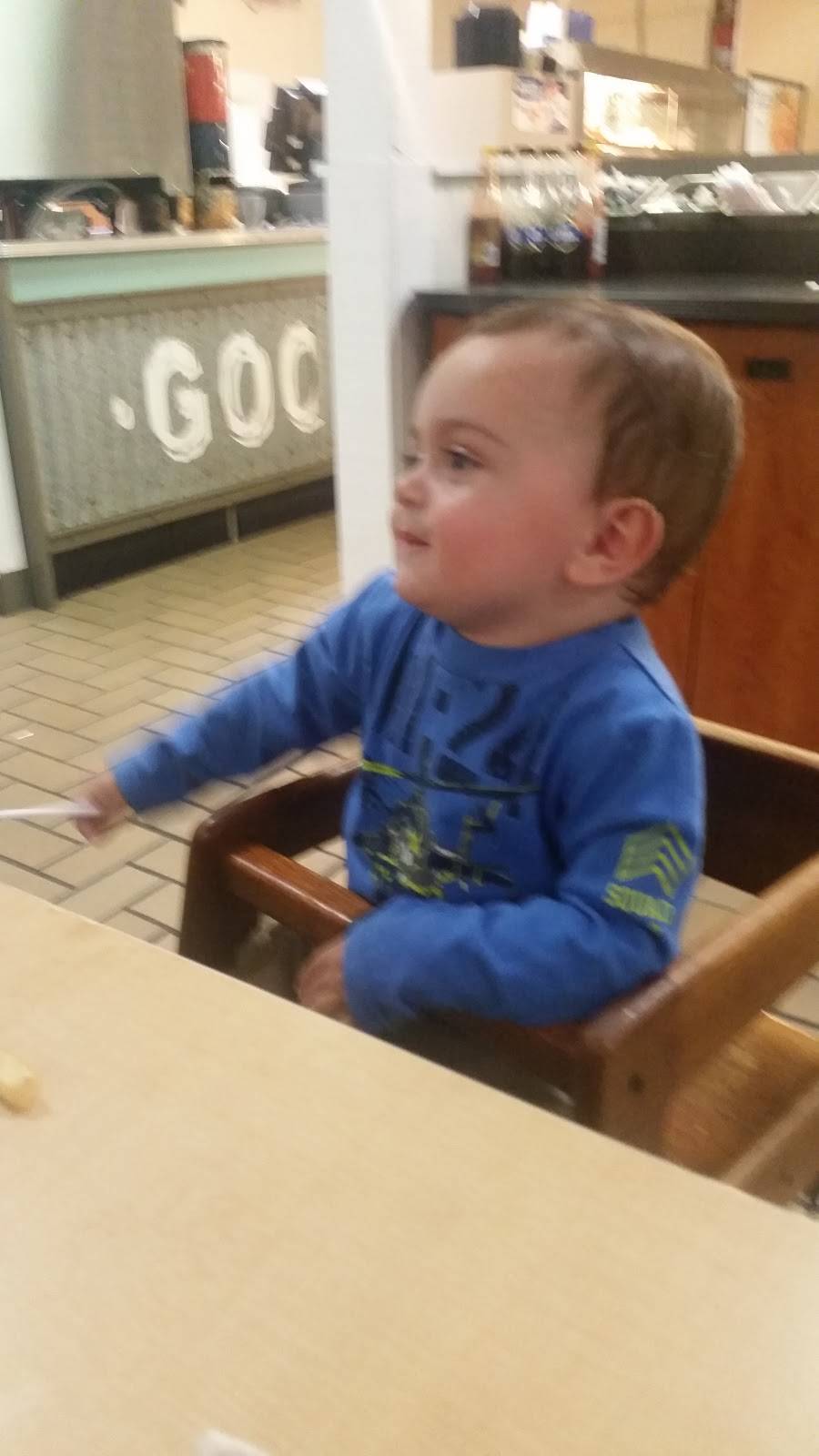 Long John Silvers | restaurant | 1056 Cumberland Gap Pkwy, Corbin, KY 40701, USA | 6065283450 OR +1 606-528-3450