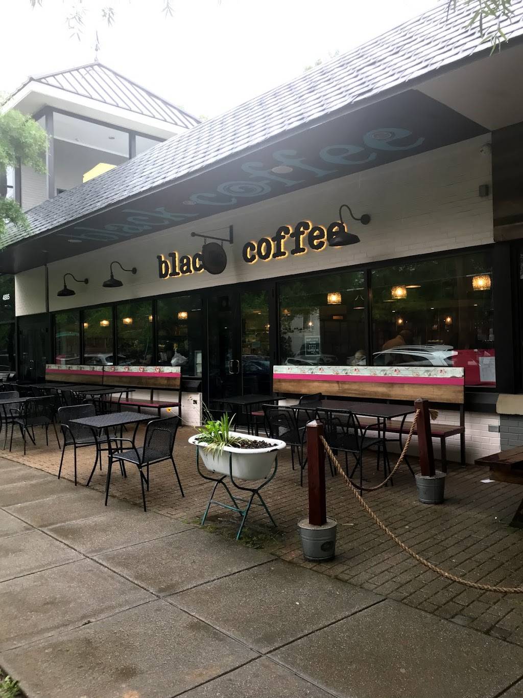 Black Coffee | cafe | 4885 MacArthur Blvd NW, Washington, DC 20007, USA | 2023331111 OR +1 202-333-1111