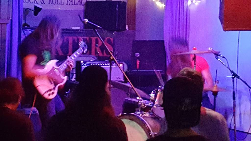 Quarters | restaurant | 900 E Center St, Milwaukee, WI 53212, USA | 4142634140 OR +1 414-263-4140