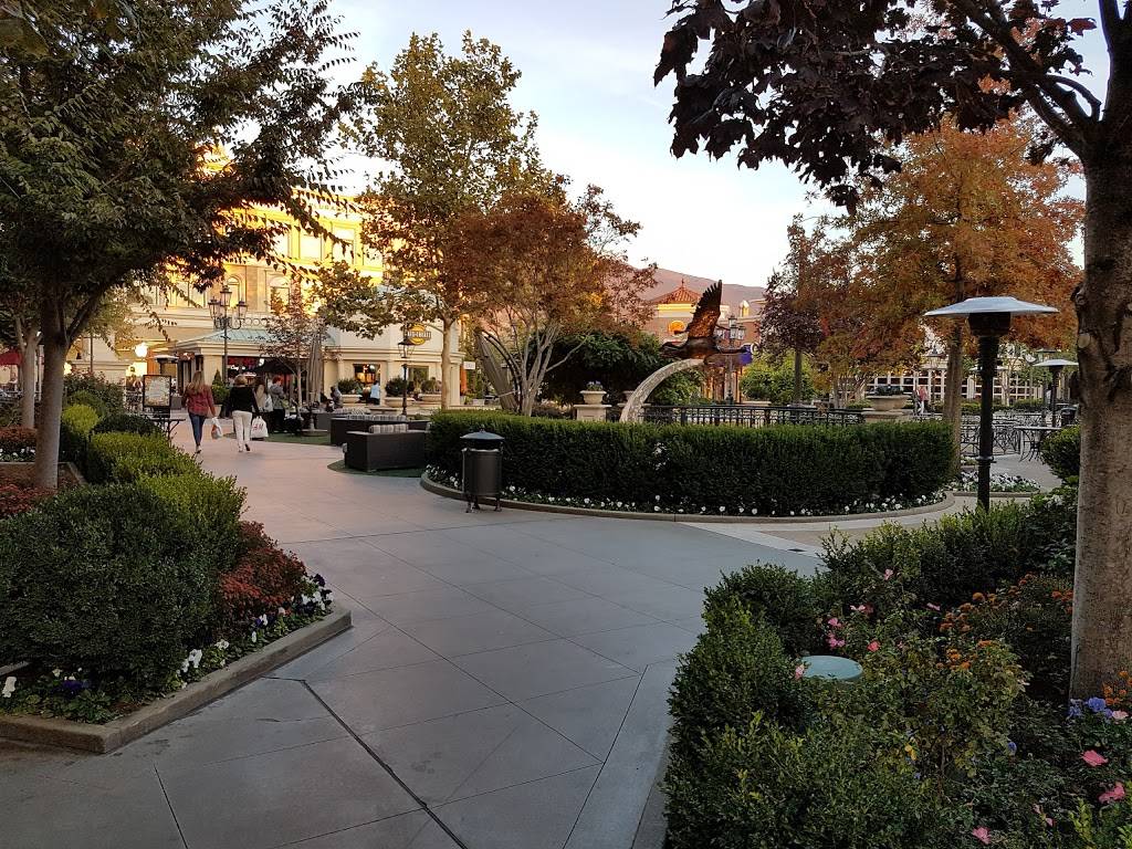 Cinemark Farmington at Station Park and XD | meal takeaway | 900 W Clark Ln, Farmington, UT 84025, USA | 8014478561 OR +1 801-447-8561