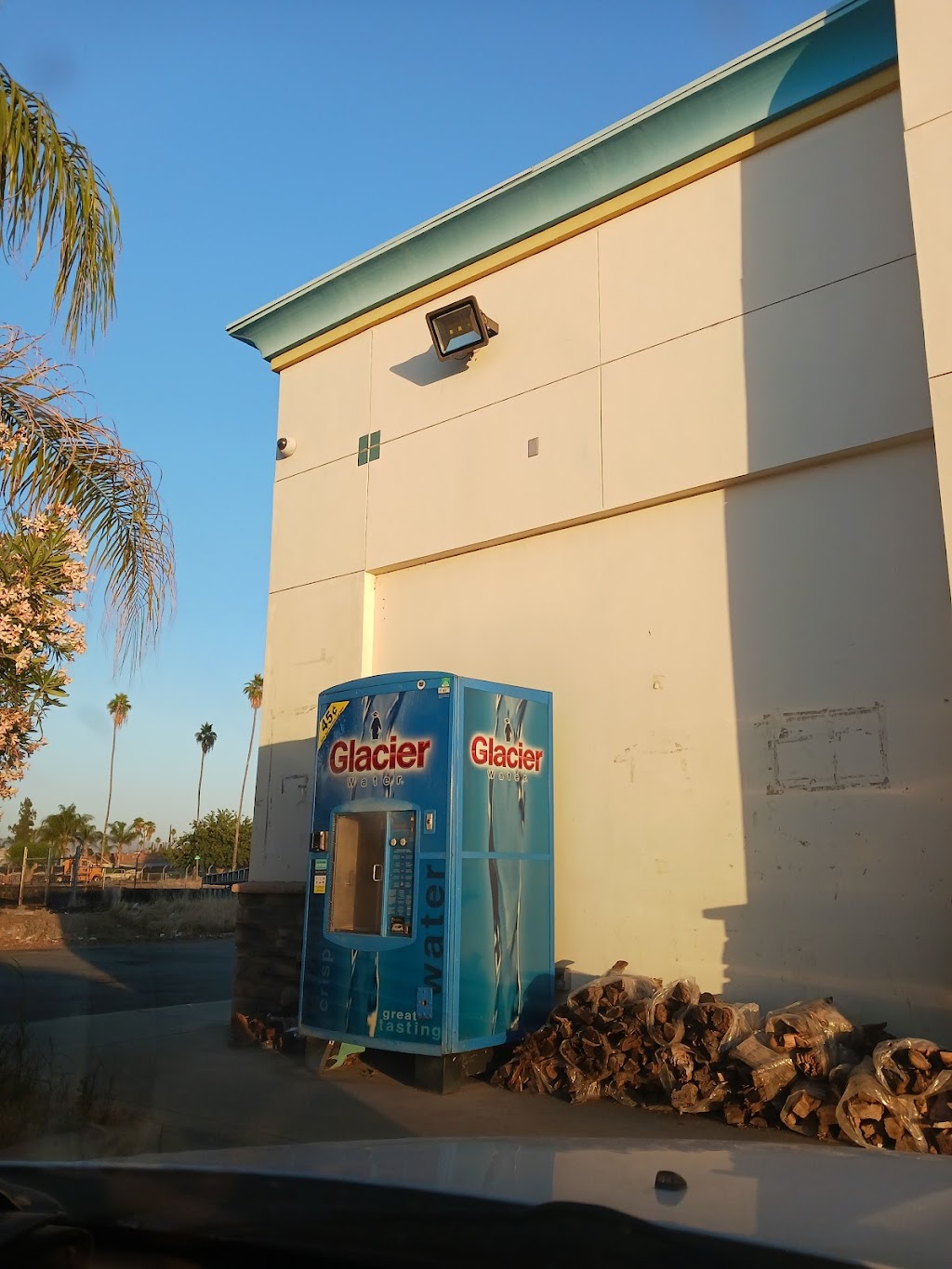 OASIS MART | restaurant | 23215 Ave 56, Ducor, CA 93218, USA | 5595346258 OR +1 559-534-6258