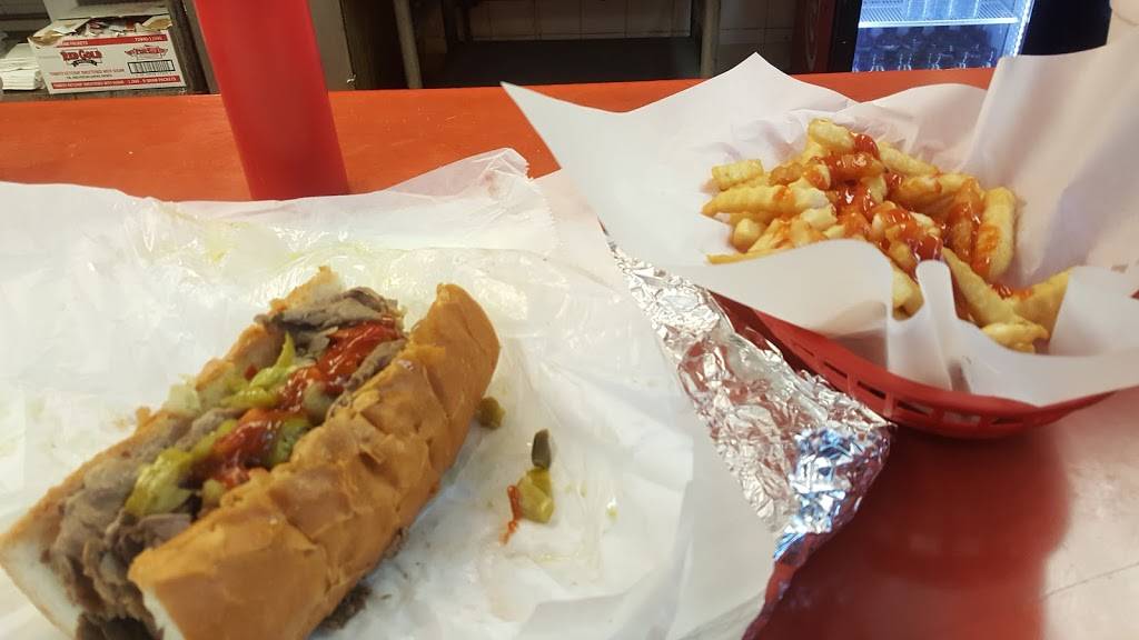 Duks Red HOTS | restaurant | 636 N Ashland Ave, Chicago, IL 60622, USA | 3127330069 OR +1 312-733-0069