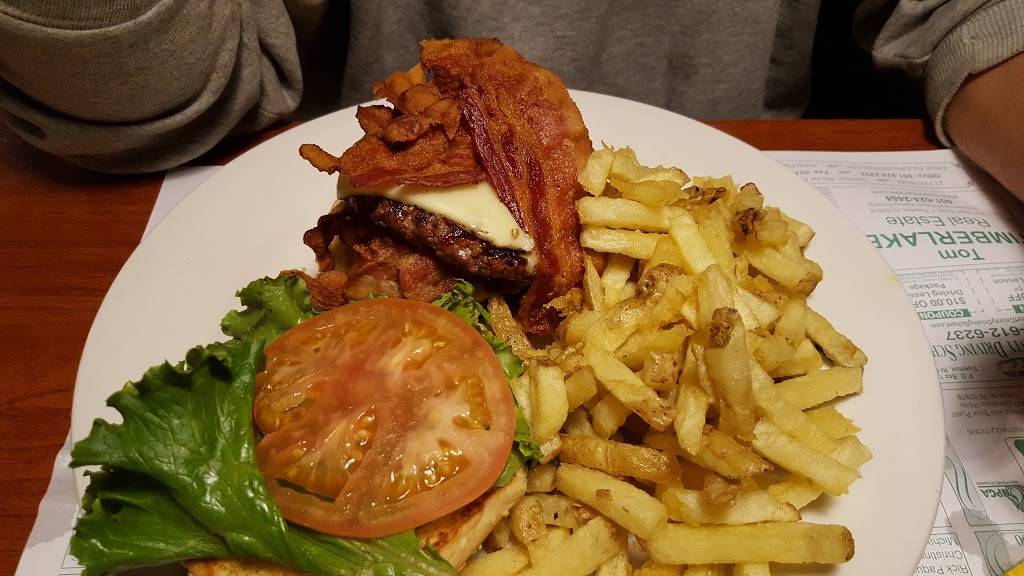 Family Ties | restaurant | 221 Main Rd, Tiverton, RI 02878, USA | 4016242321 OR +1 401-624-2321