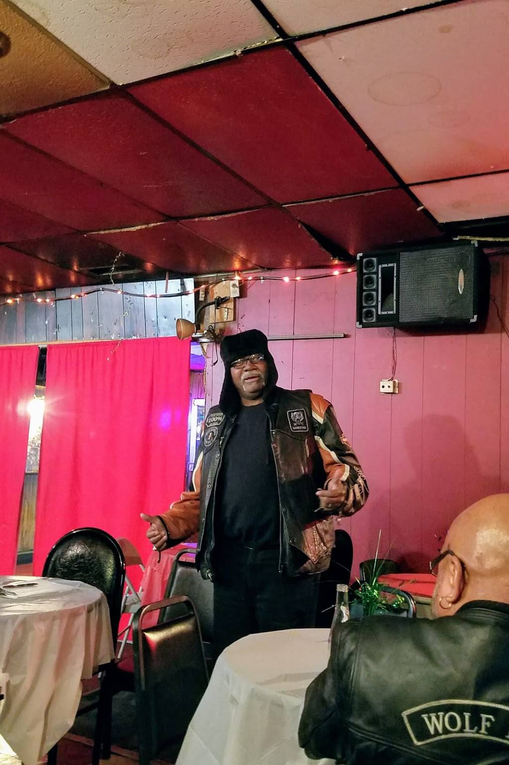 JJ Fish & Chicken | restaurant | 405 W Center St, Milwaukee, WI 53212, USA | 4142699007 OR +1 414-269-9007