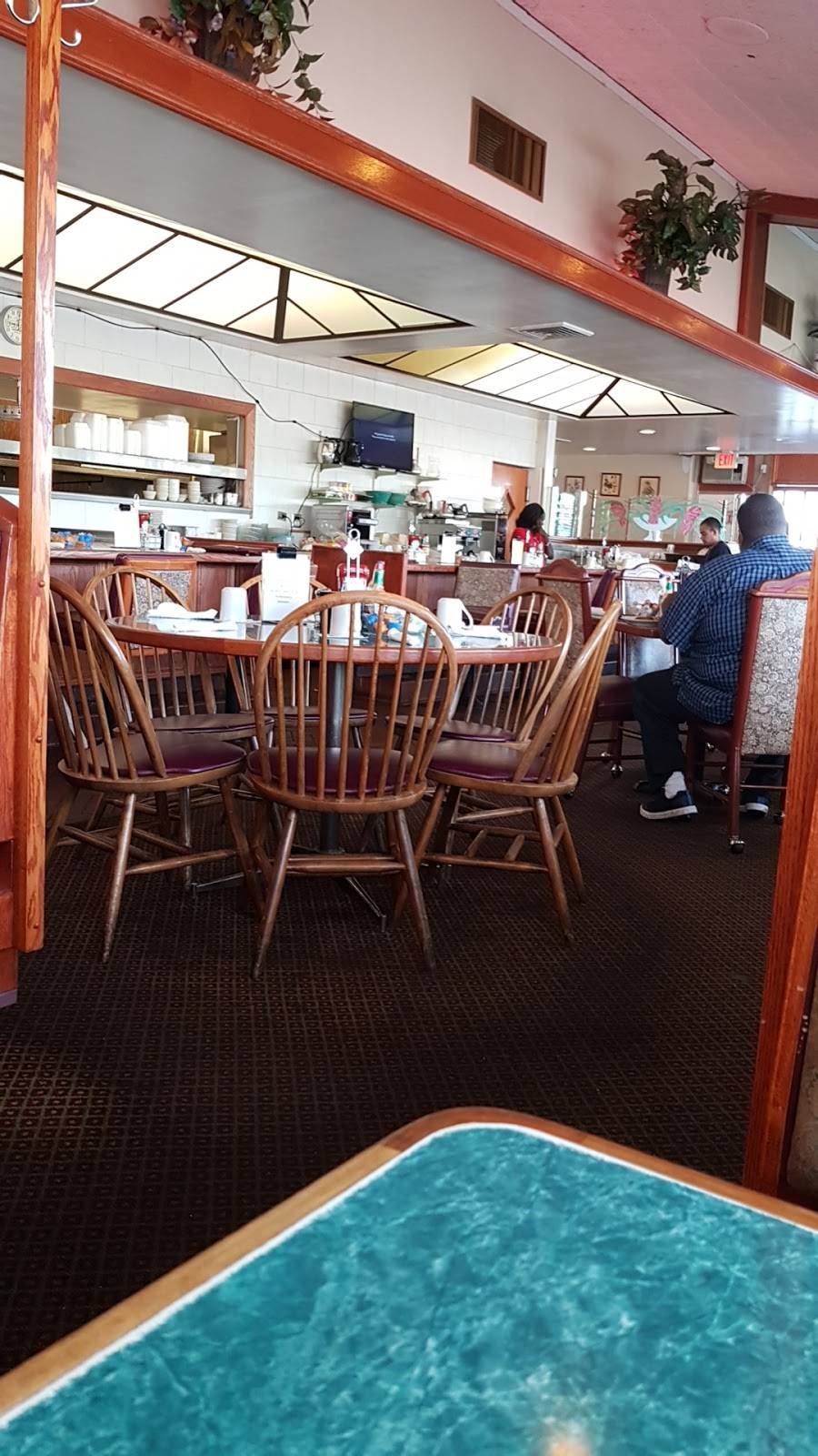 Continental House of Pancakes | bakery | 1545 E 162nd St, South Holland, IL 60473, USA | 7083316723 OR +1 708-331-6723