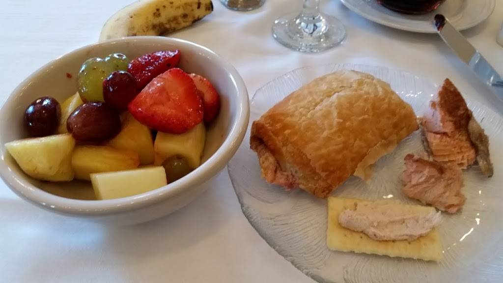 Main Dining Room @ Boyne Highlands Resort | restaurant | 600 Highland Dr, Harbor Springs, MI 49740, USA | 2315263059 OR +1 231-526-3059