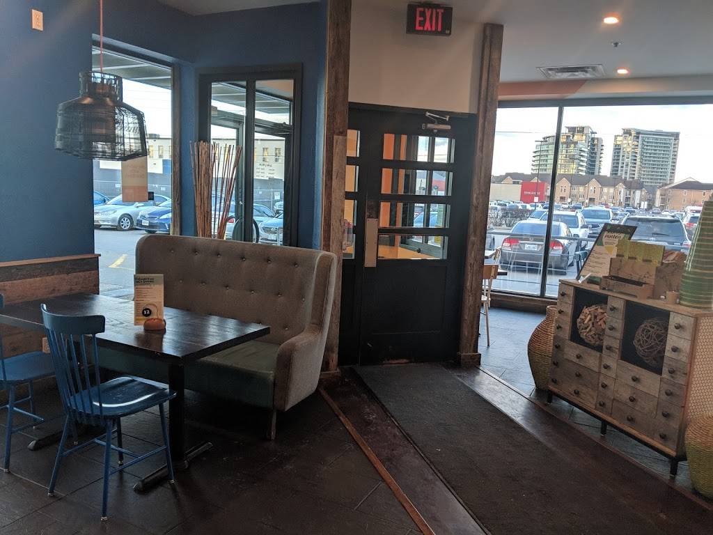 Nandos Eglinton | meal takeaway | 939 Eglinton Ave E, East York, ON M4G 4E8, Canada | 4164259292 OR +1 416-425-9292