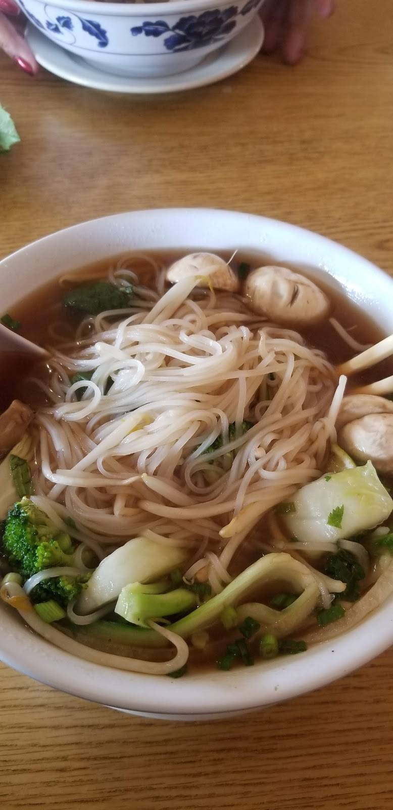 Pho PQ | restaurant | 10706 Bridgeport Way SW, Lakewood, WA 98499, USA | 2535840229 OR +1 253-584-0229
