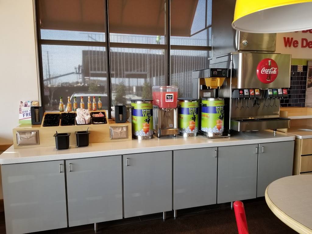 Salsaritas Fresh Mexican Grill | restaurant | 1033 Roberts Branch Pkwy Suite 101, Columbia, SC 29203, USA | 8039992449 OR +1 803-999-2449