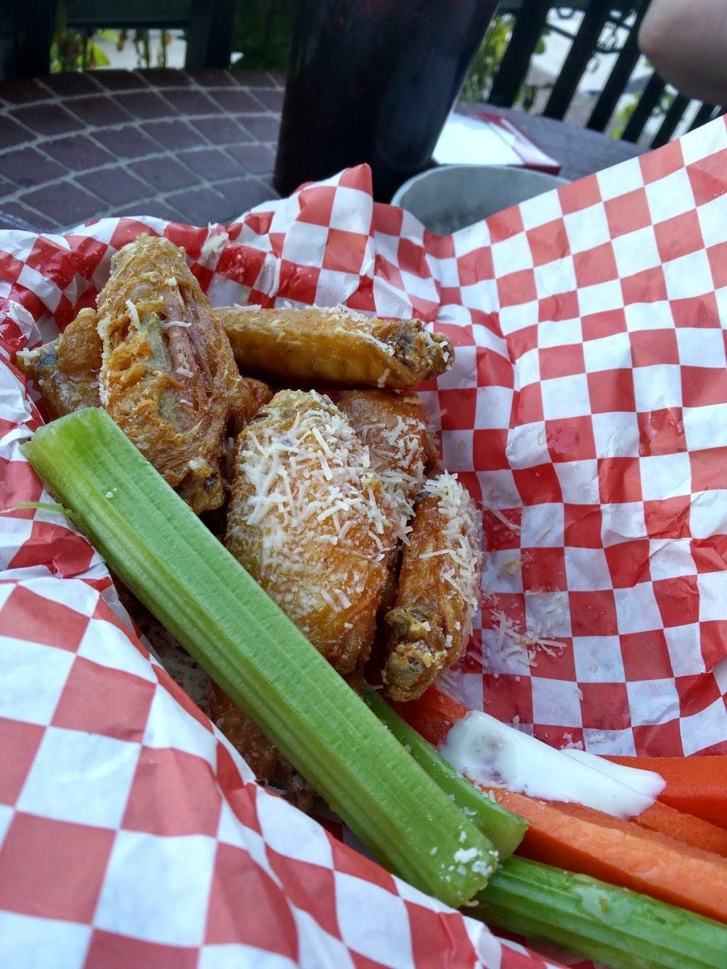 Fuzzys Sports Grill | restaurant | 18795 N Reems Rd #109, Surprise, AZ 85374, USA | 6235560664 OR +1 623-556-0664