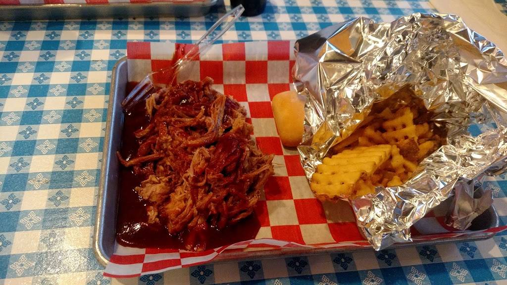 Dickeys Barbecue Pit | restaurant | 8624 Pendleton Pike, Indianapolis, IN 46226, USA | 3178360980 OR +1 317-836-0980