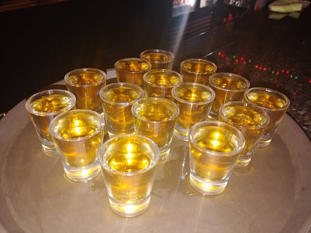 Galway Bar & Grill | restaurant | 12045 Roosevelt Rd, Elmhurst, IL 60126, USA | 7084498830 OR +1 708-449-8830