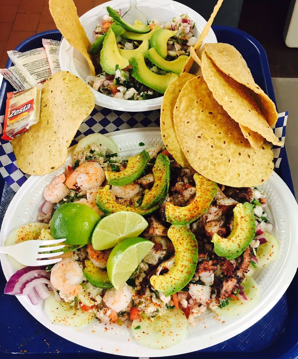 Mariscos El Paisa | restaurant | 3110 S Zarzamora St, San Antonio, TX 78225, USA | 2109213111 OR +1 210-921-3111