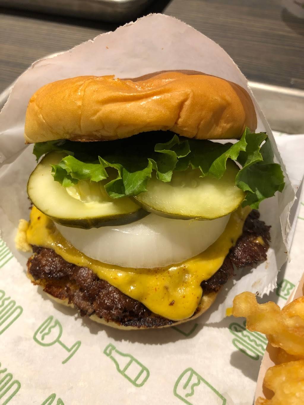 Shake Shack | restaurant | 6603 France Ave S, Edina, MN 55435, USA | 6123891151 OR +1 612-389-1151