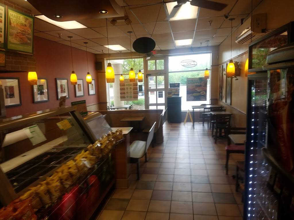Subway Restaurants | restaurant | 30080 Grand River Ave, Farmington Hills, MI 48336, USA | 2484730122 OR +1 248-473-0122