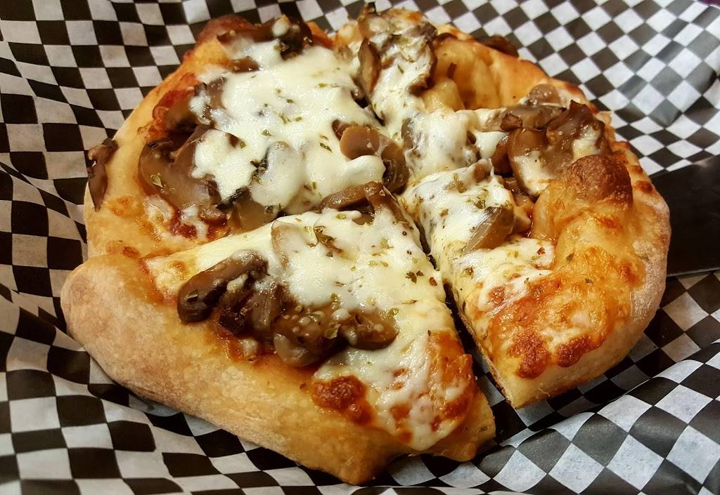 Harris Pizza | restaurant | 3903 14th Ave, Rock Island, IL 61201, USA | 3097883446 OR +1 309-788-3446