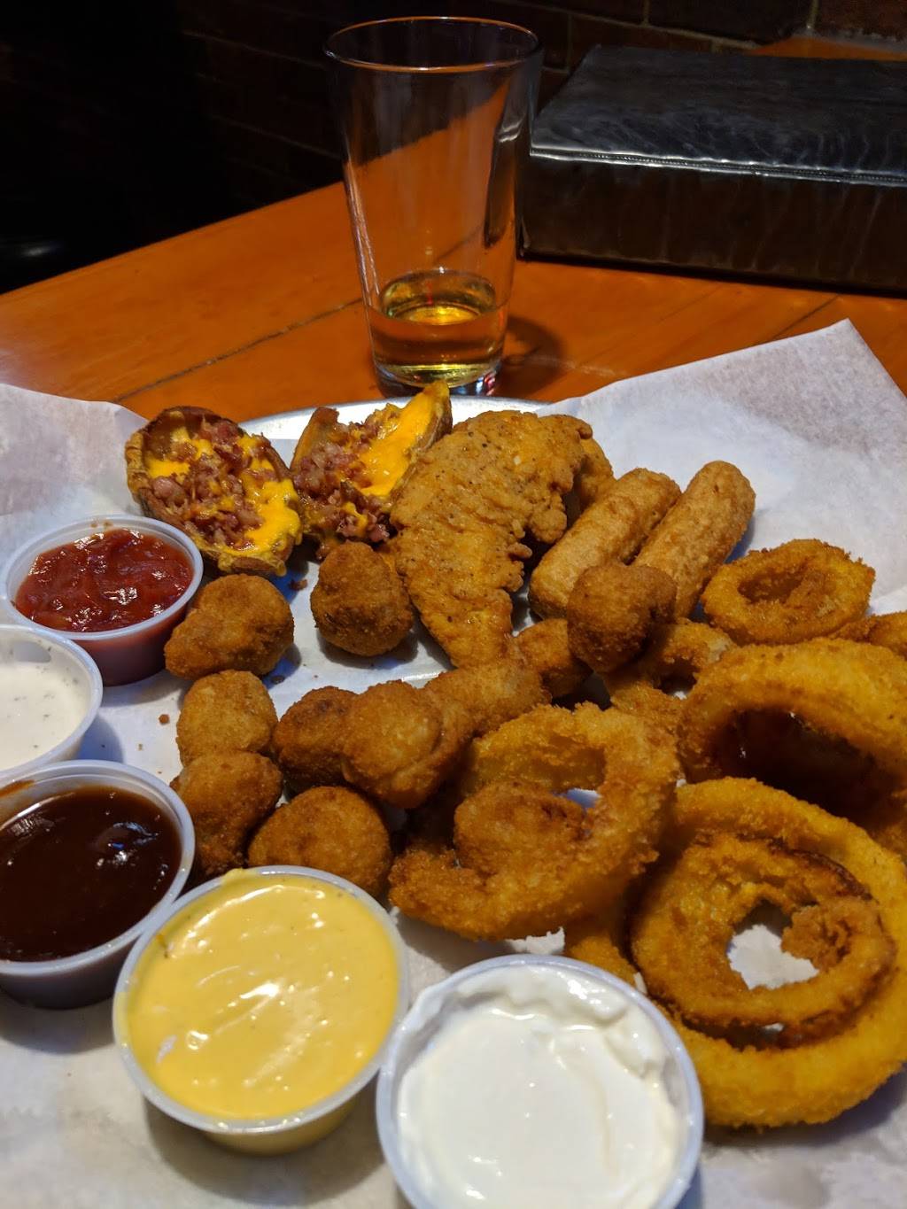 Charlie Horse Restaurant & Lounge | restaurant | 2426 E Silver Springs Blvd, Ocala, FL 34470, USA | 3526224050 OR +1 352-622-4050