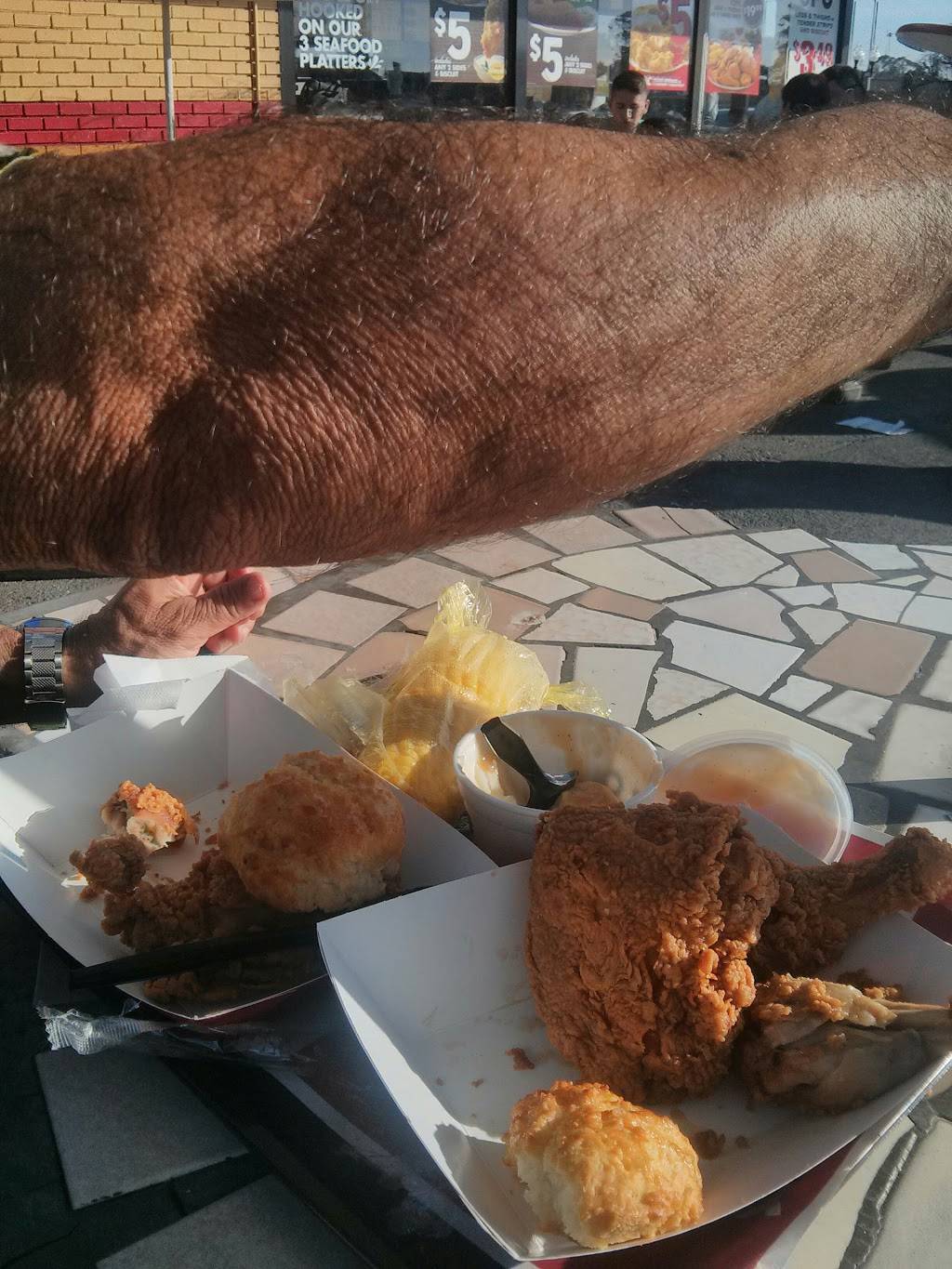 Churchs Chicken | restaurant | 423 E San Ysidro Blvd, San Ysidro, CA 92173, USA | 6194282411 OR +1 619-428-2411