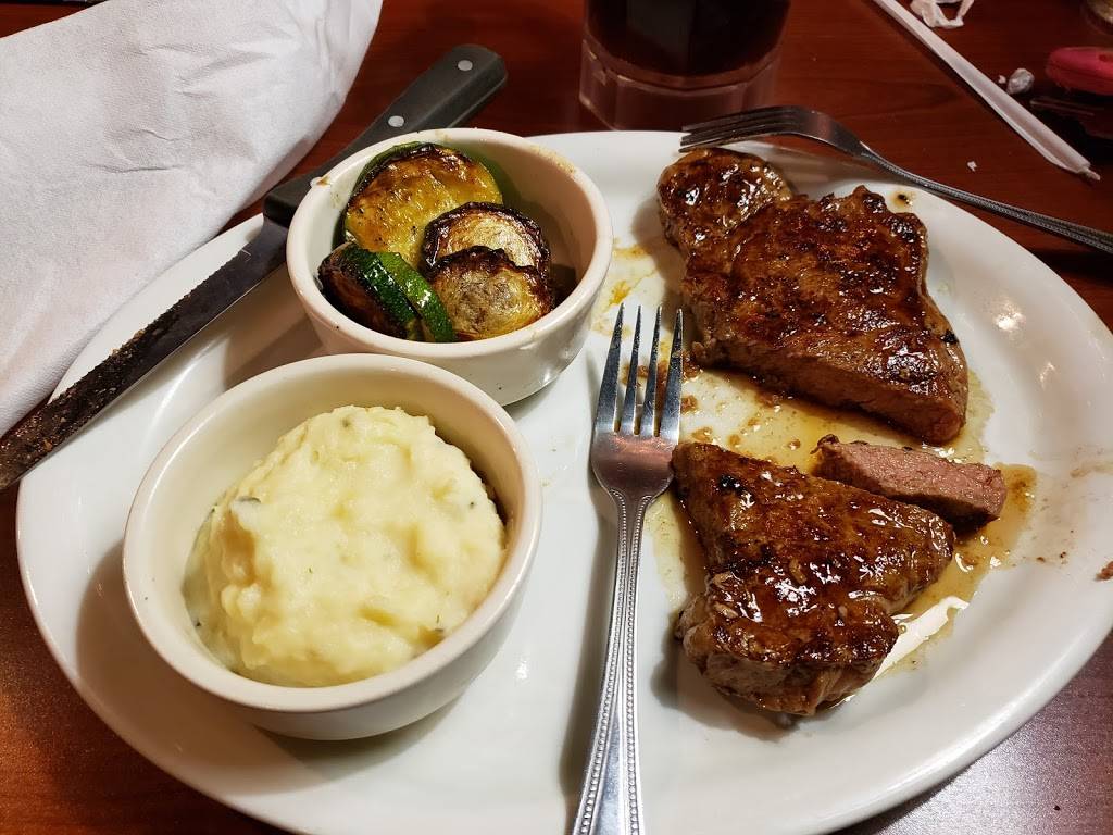 Ruby Tuesday | restaurant | 1807 S Main St, Farmville, VA 23901, USA | 4343913475 OR +1 434-391-3475