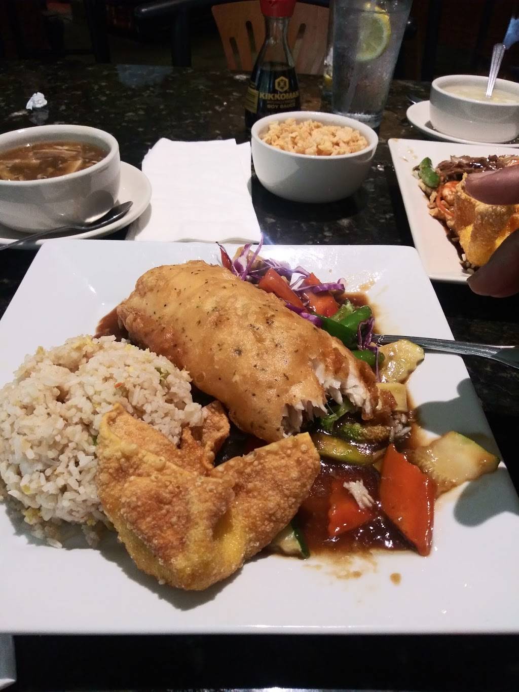 Red Snapper | restaurant | 8430 Ward Pkwy, Kansas City, MO 64114, USA | 8163338899 OR +1 816-333-8899