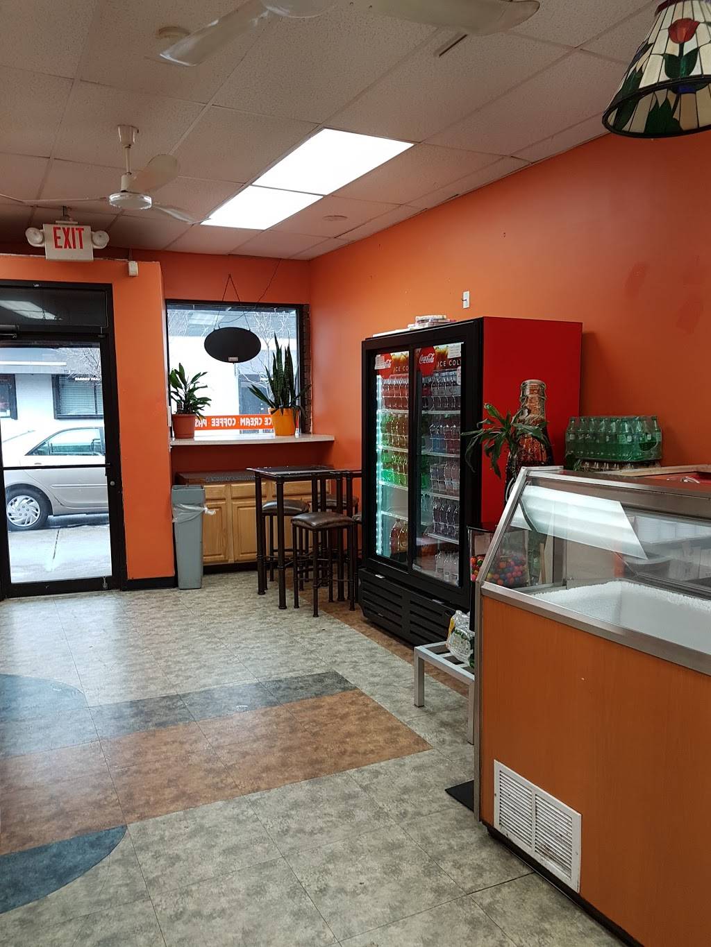 Corner Stone Pizza Cafe | restaurant | 5 Bowdoin St, Boston, MA 02124, USA | 6178250033 OR +1 617-825-0033