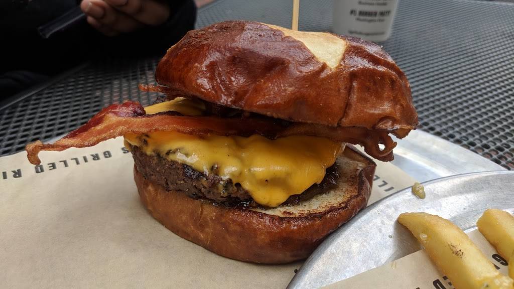 BGR The Burger Joint | restaurant | 264 19th St NW, Atlanta, GA 30363, USA | 4042286469 OR +1 404-228-6469