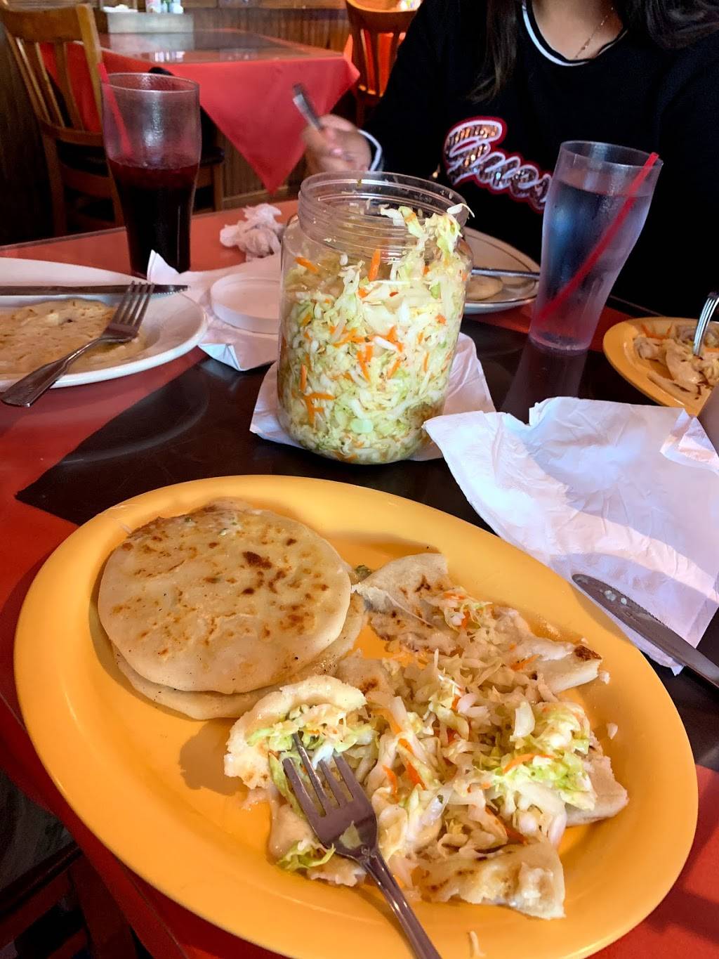 El Baron | restaurant | 2757 W Pico Blvd, Los Angeles, CA 90006, USA | 3237345612 OR +1 323-734-5612