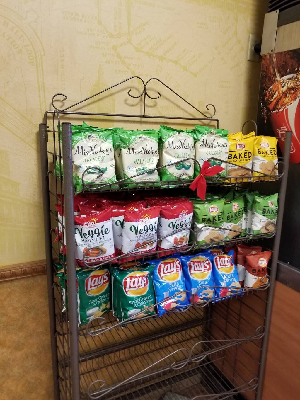 Subway | meal takeaway | 962 Cranston St, Cranston, RI 02920, USA | 4012755514 OR +1 401-275-5514