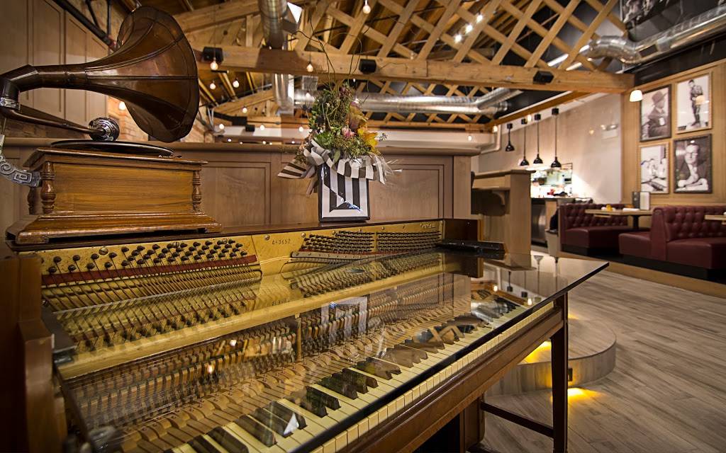 The VIG Chicago | restaurant | 1527 N Wells St, Chicago, IL 60610, USA | 3129822186 OR +1 312-982-2186