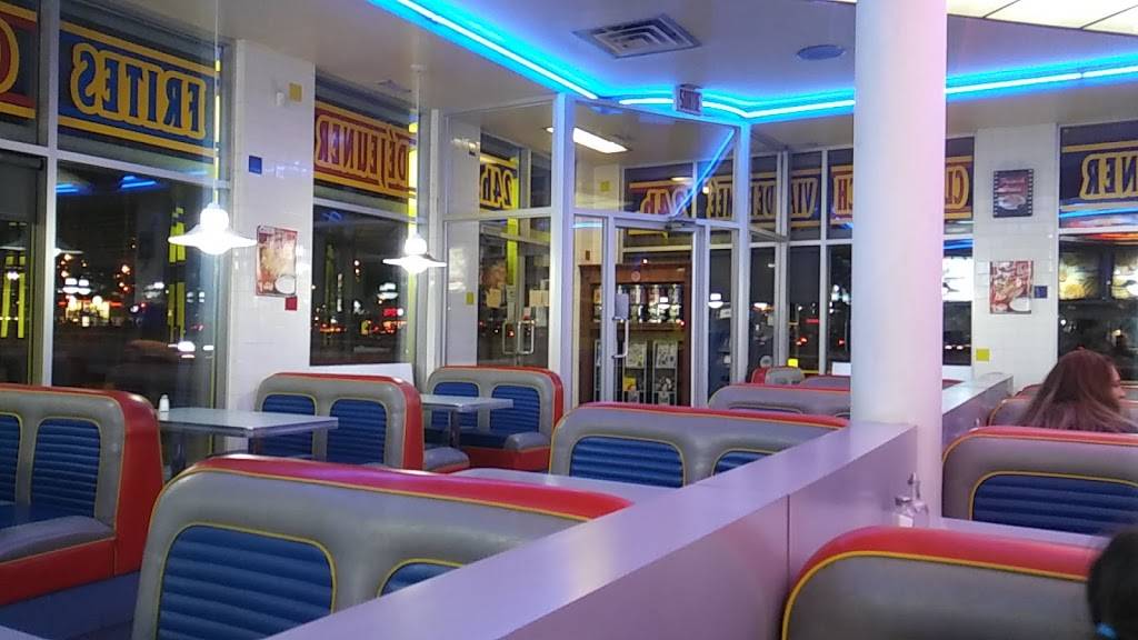 La Belle Province milad | restaurant | 7555 Boulevard Décarie, Montréal, QC H4P 2G9, Canada | 5143426577 OR +1 514-342-6577