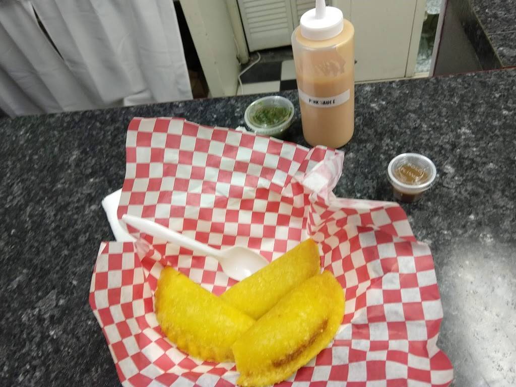 Empanadas Colombianas Luis Panes | restaurant | 5640 S Tacoma Way, Tacoma, WA 98409, USA | 2532120613 OR +1 253-212-0613