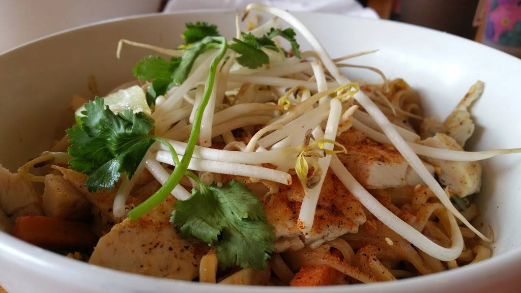 Noodles and Company | restaurant | 1607 Village Market Boulevard Southeast, Leesburg, VA 20175, USA | 7034431284 OR +1 703-443-1284