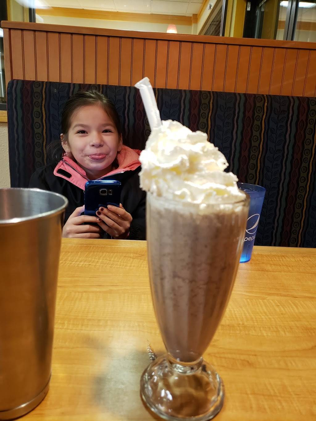 Kavas Pancake House | restaurant | 100 Muldoon Rd, Anchorage, AK 99504, USA | 9073325282 OR +1 907-332-5282